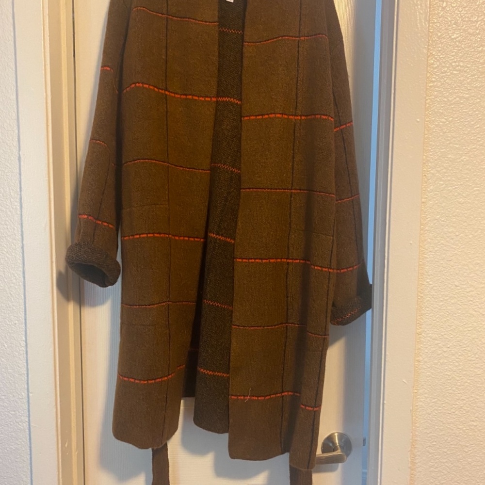 Sweater - Picture 3 of 3